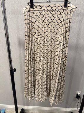 Zara Cream Skirt with Black Dot Chain Print pleated midi with zip closure XL